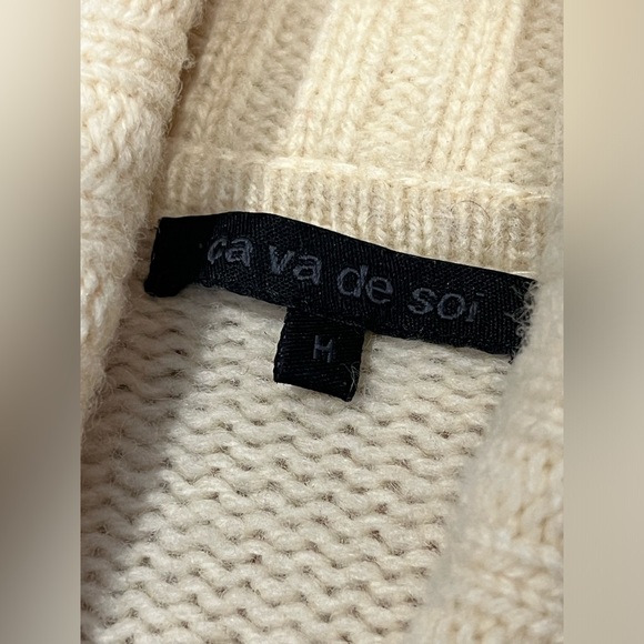 100% pure virgin wool cream cardigan, Size Medium - Picture 6 of 8